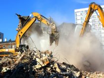Quels facteurs influencent le choix de la méthode de démolition pour un projet spécifique ?