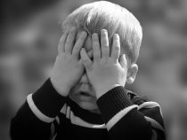 La sophrologie pour les enfants : comment aider votre enfant à gérer son stress et ses émotions ?