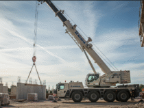Location de grues mobiles : la solution flexible pour vos levages complexes