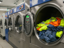 Nettoyage de vêtements industriels : propreté optimale même après usage intensif