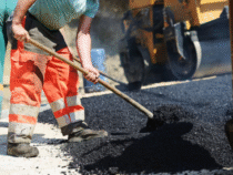 Pose d’enrobé : une solution robuste pour vos accès et allées