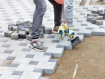 Travaux de pavage extérieur : embellissez vos allées et terrasses