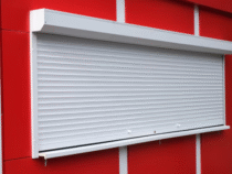 Installation de volets roulants : la solution pour une maison sûre et bien isolée