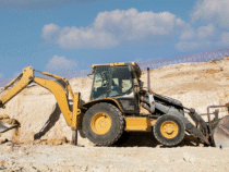 -Location d’engins avec chauffeur : efficacité et sécurité sur vos chantiers