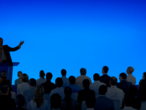 Prise de parole en public: les secrets des conférences TED pour captiver votre auditoire