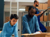 Marchandise fragile et transport express : les risques des tapis de tri