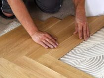 Préparation support parquet : revisser les lames